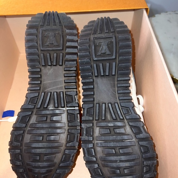 Louis vuitton runway sneakers - Picture 2 of 13